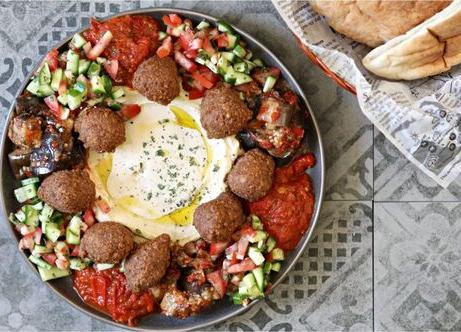 Rae Kogukonnaköögi katseköök- falafel, baba ganoush, hummus - Rae Kultuurikeskus